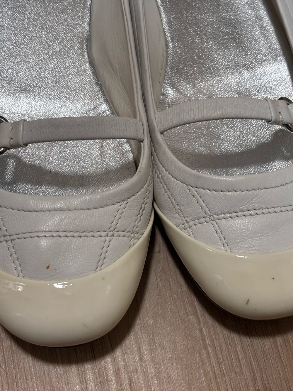 Prada Women's White Leather Ballet Flats 39 - Picture 3 of 8